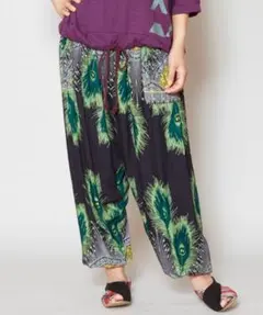 チャイハネ　yul 孔雀柄プリントサルエルパンツ　アミナコレクション