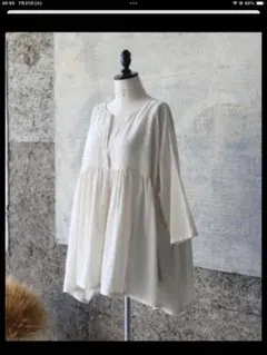 Hella ヘラ cotton crepe gather top Ivory - メルカリ