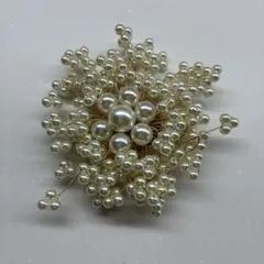 ホワイトパール風ビーズ ブローチ