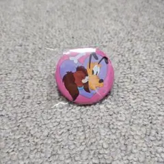 ディズニー 缶バッジ（プルート、フィフィ）