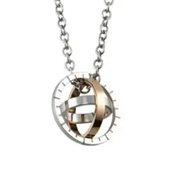 ユニセックスデザイン プラグイン　ネックレス　中央にクリスタル付き