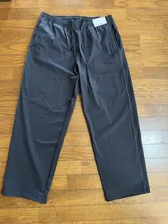 UNIQLO ウルトラストレッチ　アクティブトラックパンツ