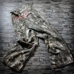 レアデザイン☆カモ柄コットンワイドパンツ リアルツリー ピンクの刺繍ヒップロゴ