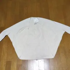 ユニクロ　スフレヤーン3Dカーディガン　Ｌ　オフホワイト　新品