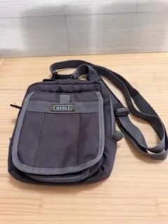 AIGLE ショルダーバッグ グレー　新品未使用ですのサムネイル