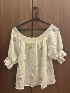 F i.n.t すずらん刺繍 オフショルダー ブラウス　fint フィント