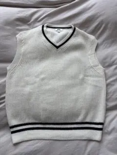 美品✨UNIQLO ユニクロ ホワイト Vネック ニット ベスト S