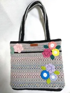 ✿花モチ−フ付✿　手編みのト−トバッグ　※かぎ針編み※　【ハンドメイド】