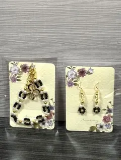 ビーズネックレスと花ピアスセット