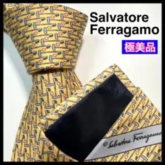 ✨極美品✨ Salvatore Ferragamo フェラガモ　ネクタイ　総柄