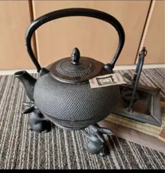 値引き致します！！南部鉄瓶　うさぎ鉄瓶台　五徳　一輪挿し　灰ならし 値引き致します！！南部鉄瓶 うさぎ鉄瓶台 五徳 一輪挿し 灰なら