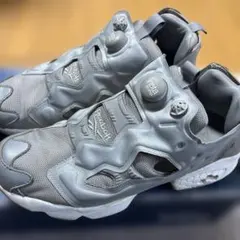 ポンプフューリー　リーボック　グレー　サイズ２８　スニーカー