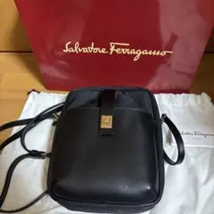 限定値下げ　未使用　サルバトーレフェラガモ　黒　ポシェット 2025年最新】フェラガモ ポシェットの人気アイテム - メルカリ