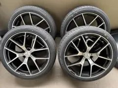 アストンマーティン DBS スーパーレッジェーラ タイヤ&ホイールセット アストンマーティン DBS スーパーレッジェーラ タイヤ&ホイールセット