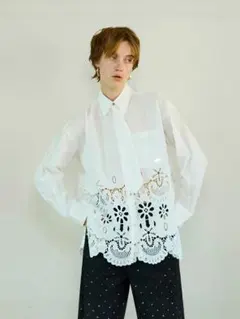 maison special ヘムエンブロイダリーネクタイシャツ ホワイトのサムネイル