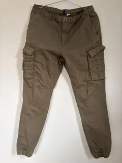 【廃盤】H&Mカーゴパンツ カーキ EUR 33/34のサムネイル