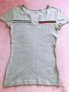 TOMMY HILFIGER Vネック Tシャツ XS グレー トミー ピチT