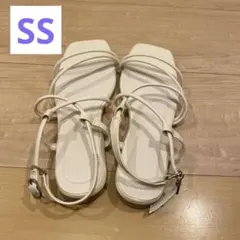 ホワイト ストラップサンダル フラットソールSS