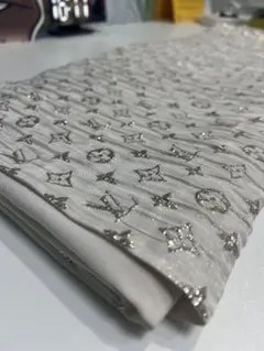 さらぽん様⭐︎LOUIS VUITTON モノグラム ストール ウィメンズ ショール＆ストール カタログ | ルイ・ヴィトン 公式