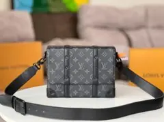 Louis Vuitton メッセンジャーバッグ グレー