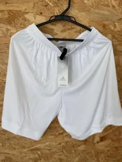 adidas 白 ショートパンツ　CF0394