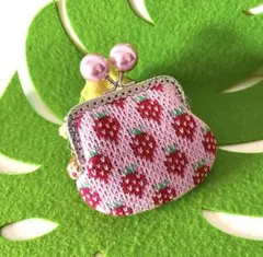 ハンドメイド♪ミニがま口♪ニット生地♡苺♡