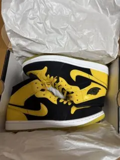 Nike Air Jordan 1 Mid Yellow Blackのサムネイル