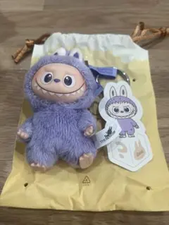 LABUBU PIN FOR LOVE ぬいぐるみペンダント　?