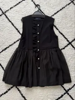 ベアトリス　　新品未使用　黒のフリルベスト　チュール付きのサムネイル