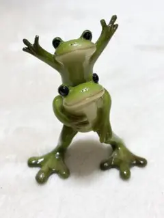 コポー　おんぶ　万歳　カエル　置物