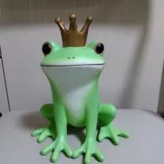 王冠カエルの置物 約18cm