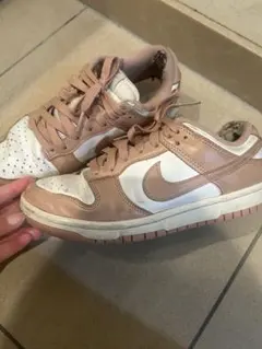 NIKE ダンク　ピンクのサムネイル