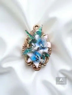 ワイヤーフラワー百合の花 ペンダントトップ