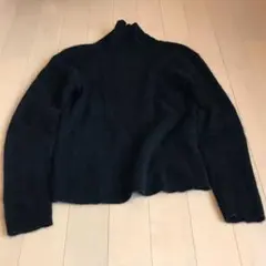 処分価格　黒ニットタートルネック