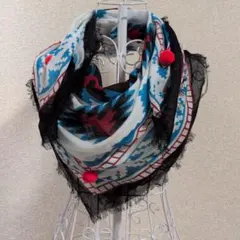 新品同様　FOREVER21　スカーフ　総柄　ボンボン付きのサムネイル