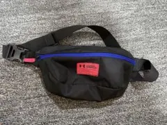 UNDER ARMOUR ボディバッグ ブラック ショルダーバッグのサムネイル