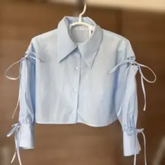 NICE CLAUP⭐︎水色リボン付きクロップドシャツ