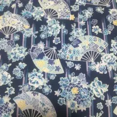 和柄 扇子と花柄 紺地 シーチング生地 はぎれ