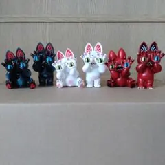 新品未開封】ジゴクネコ おにぎり ぬいぐるみ 白 GRAPE BRAIN - メルカリ