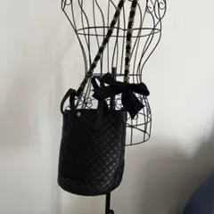 ingeborg インゲボルグ　バケツ型キルティングショルダーバック