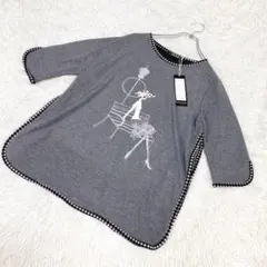 【未使用品】カットソー　Tシャツ 装飾　グレー　M〜Lサイズ