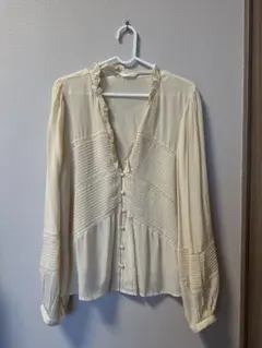 ZARAフリル付き長袖ブラウス