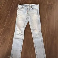 ライトブルースキニーデニム 23