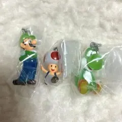 スーパーマリオ　めじるしアクセサリー ルイージ　キノピオ　ヨッシー　3個セット