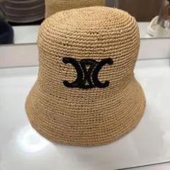 CELINE バケットハット ラフィア トリオンフ刺繍 ベージュ S - メルカリ