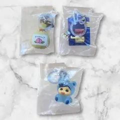 クレヨンしんちゃん みんなでくまパジャマ　ドラえもん　めじるしアクセサリー　3個