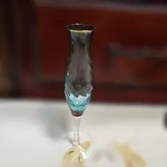 一輪挿し花瓶のサムネイル
