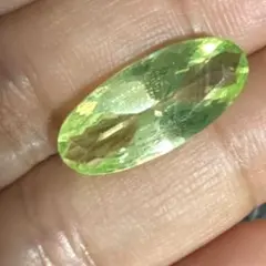 カラーチェンジスピネルルース 8.630ct
