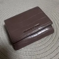 CHARLES & KEITH 三つ折り財布