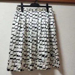 銀座マギー　シルクスカートサイズ40のサムネイル